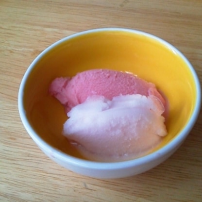 ほんの～りピンク色が可愛いですよね～(^^)/~~~
 塩が聞いてて熱中症予防にはもってこいですね！